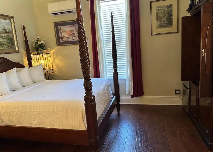 El Amador Downtown Hotel